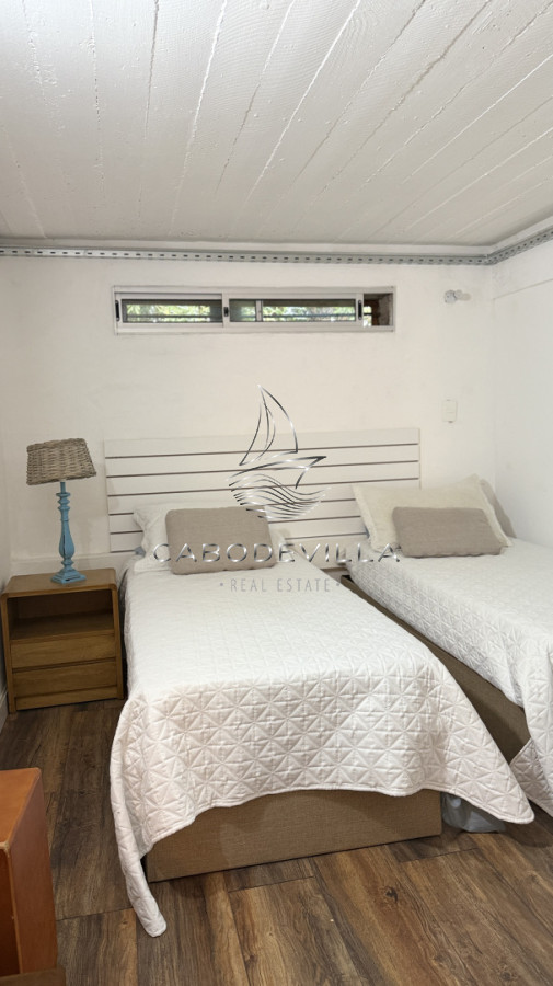 Casa ID.1005 - Venta con renta casa de 5 dormitorios Solanas 