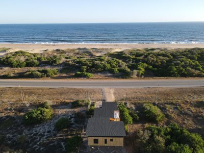 En venta y alquiler temporal casa en la Juanita 