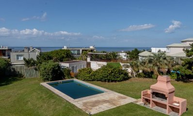Venta y Alquiler de casa de 5 dormitorios Montoya la Barra