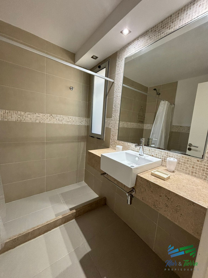 Casa ID.4664 - Casa en Pinares !! ALQUILER ANUAL Y VENTA CON PISCINA, ESTUFA A LEÑA Y LOSA RADIANTE