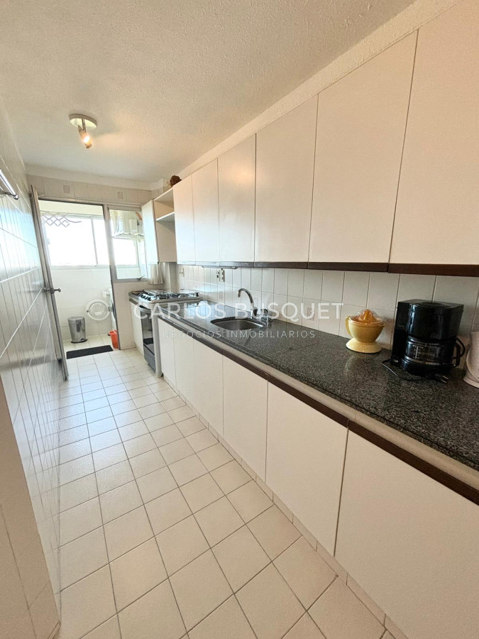 Apartamento ID.566 - Amplio apartamento 2 dormitorios en Parquemar R 