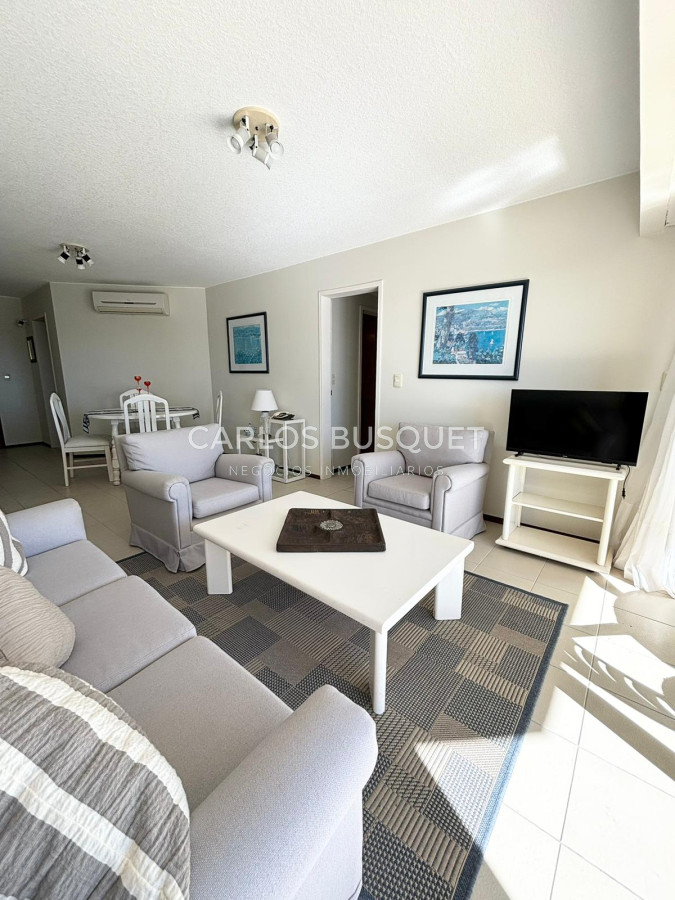 Apartamento ID.566 - Amplio apartamento 2 dormitorios en Parquemar R 
