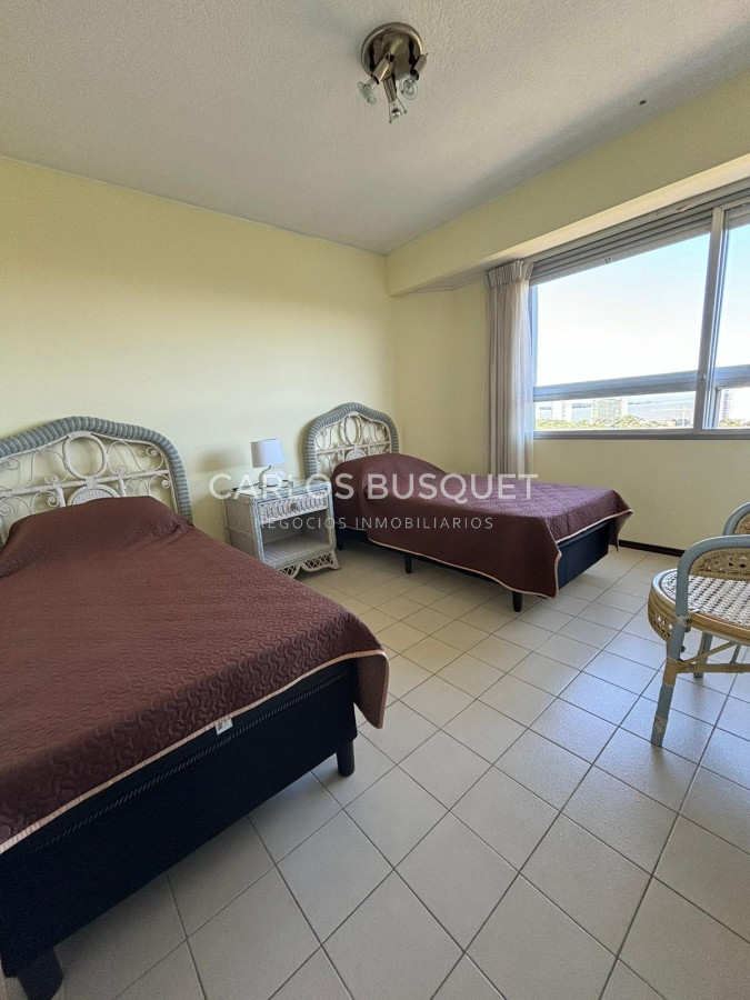 Apartamento ID.566 - Amplio apartamento 2 dormitorios en Parquemar R 