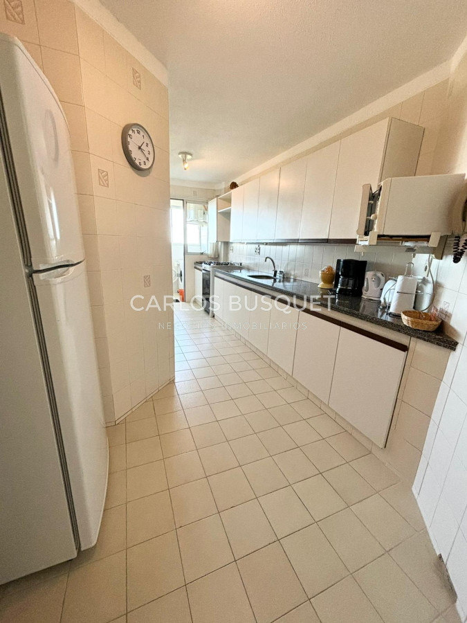 Apartamento ID.566 - Amplio apartamento 2 dormitorios en Parquemar R 