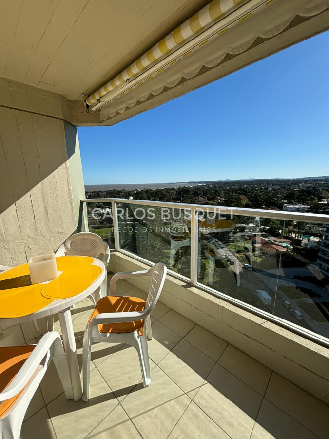 Apartamento ID.566 - Amplio apartamento 2 dormitorios en Parquemar R 