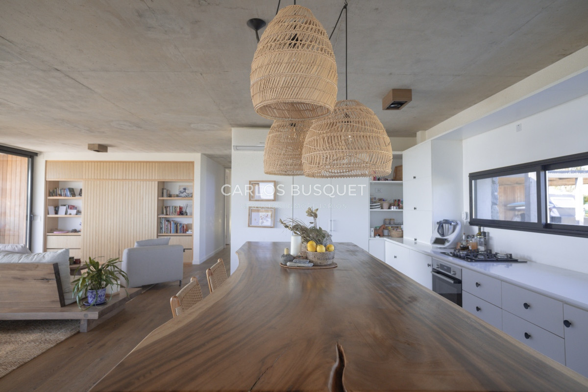 Casa ID.1088 - Hermosa casa en el Quijote- 3 dormitorios + dependencia de servicio con baño. DISPONIBLE EN ALQUILER ANUAL A PARTIR DE MARZO 2025