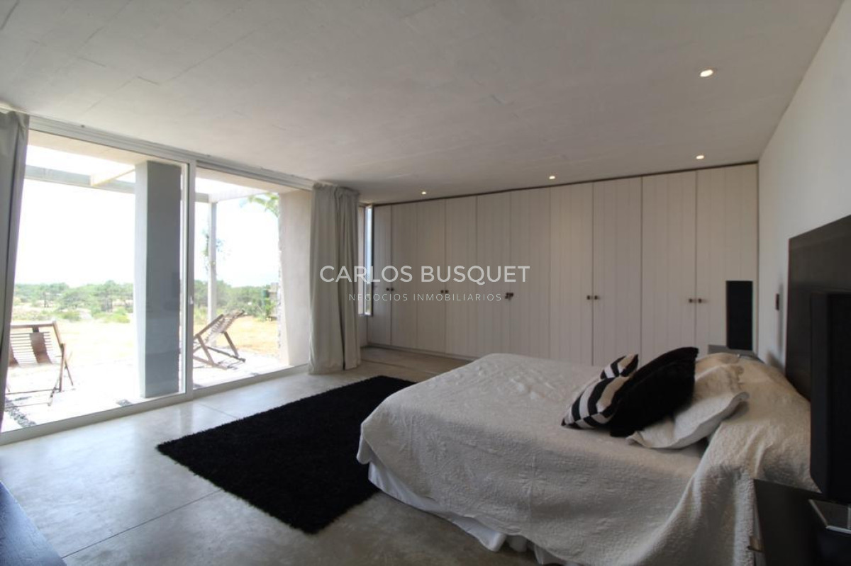 Casa ID.633 - CASA EN ALQUILER TEMPORAL, DE 4 DORMITORIOS, EN JOSE IGNACIO BARRIO PRIVADO