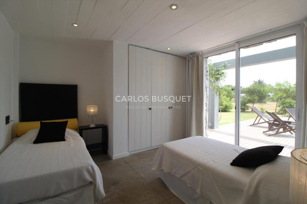 Casa ID.633 - CASA EN ALQUILER TEMPORAL, DE 4 DORMITORIOS, EN JOSE IGNACIO BARRIO PRIVADO
