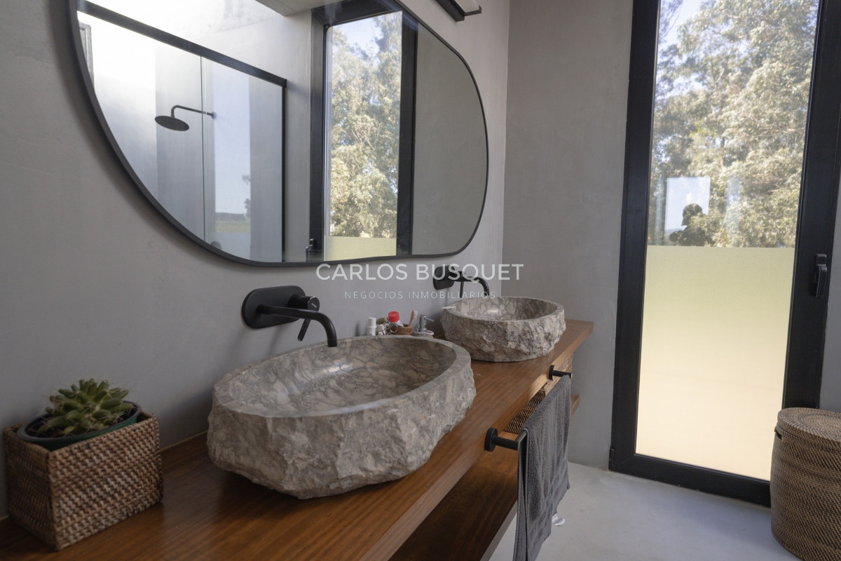 Casa ID.1088 - Hermosa casa en el Quijote- 3 dormitorios + dependencia de servicio con baño. DISPONIBLE EN ALQUILER ANUAL A PARTIR DE MARZO 2025