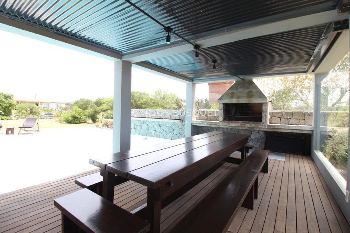 Casa ID.633 - CASA EN ALQUILER TEMPORAL, DE 4 DORMITORIOS, EN JOSE IGNACIO BARRIO PRIVADO