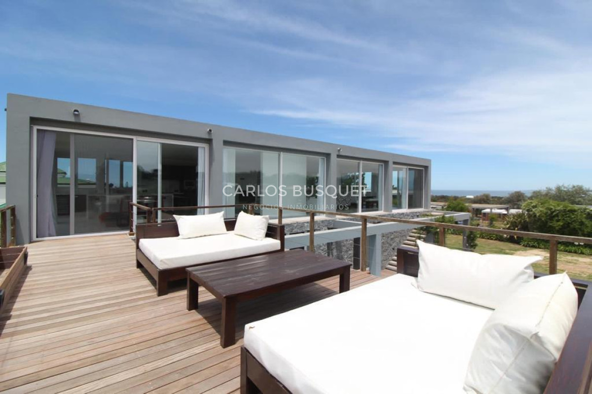 Casa ID.633 - CASA EN ALQUILER TEMPORAL, DE 4 DORMITORIOS, EN JOSE IGNACIO BARRIO PRIVADO
