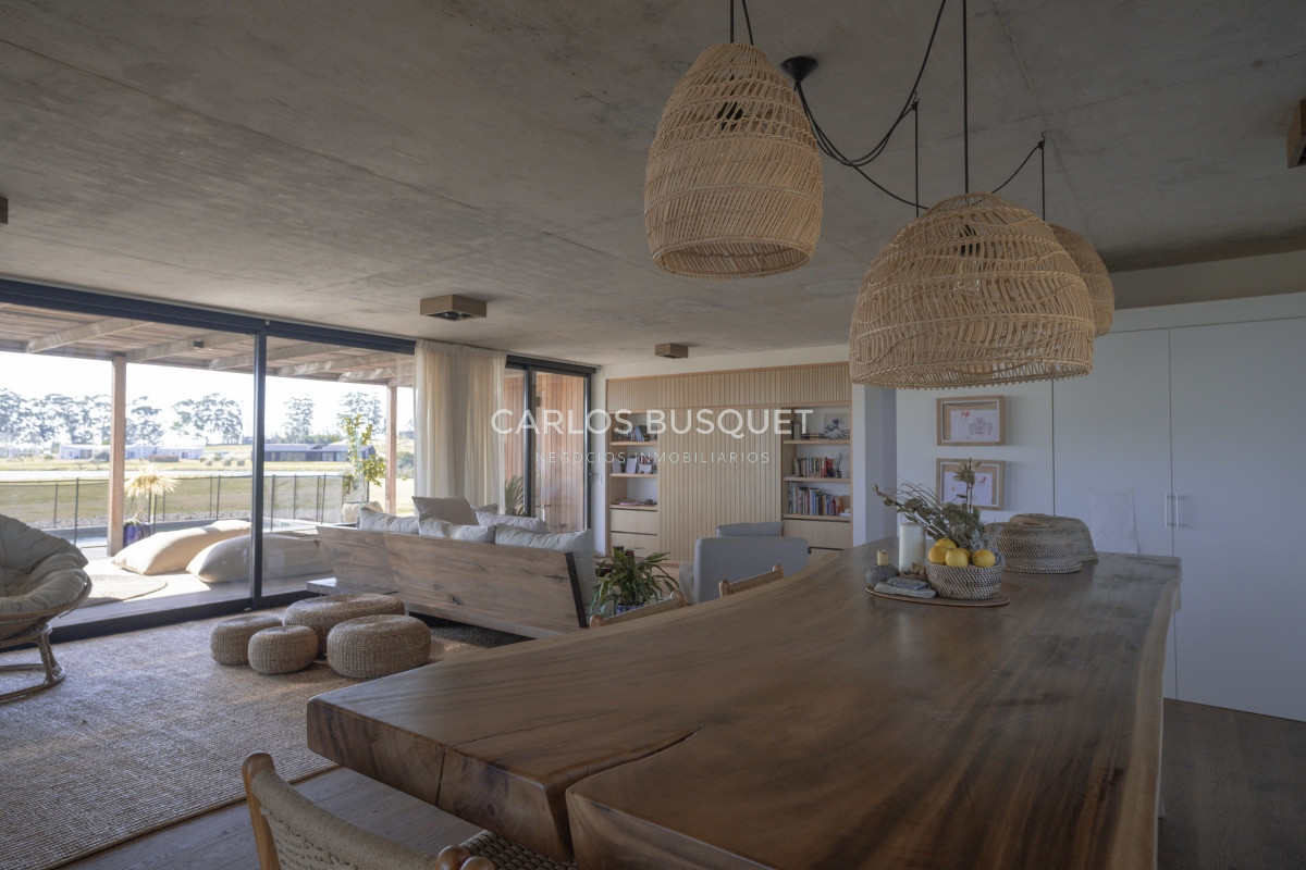 Casa ID.1088 - Hermosa casa en el Quijote- 3 dormitorios + dependencia de servicio con baño. DISPONIBLE EN ALQUILER ANUAL A PARTIR DE MARZO 2025