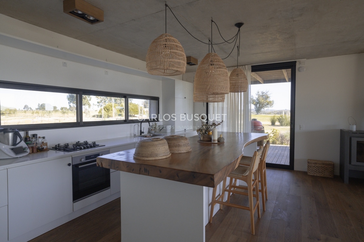 Casa ID.1088 - Hermosa casa en el Quijote- 3 dormitorios + dependencia de servicio con baño. DISPONIBLE EN ALQUILER ANUAL A PARTIR DE MARZO 2025