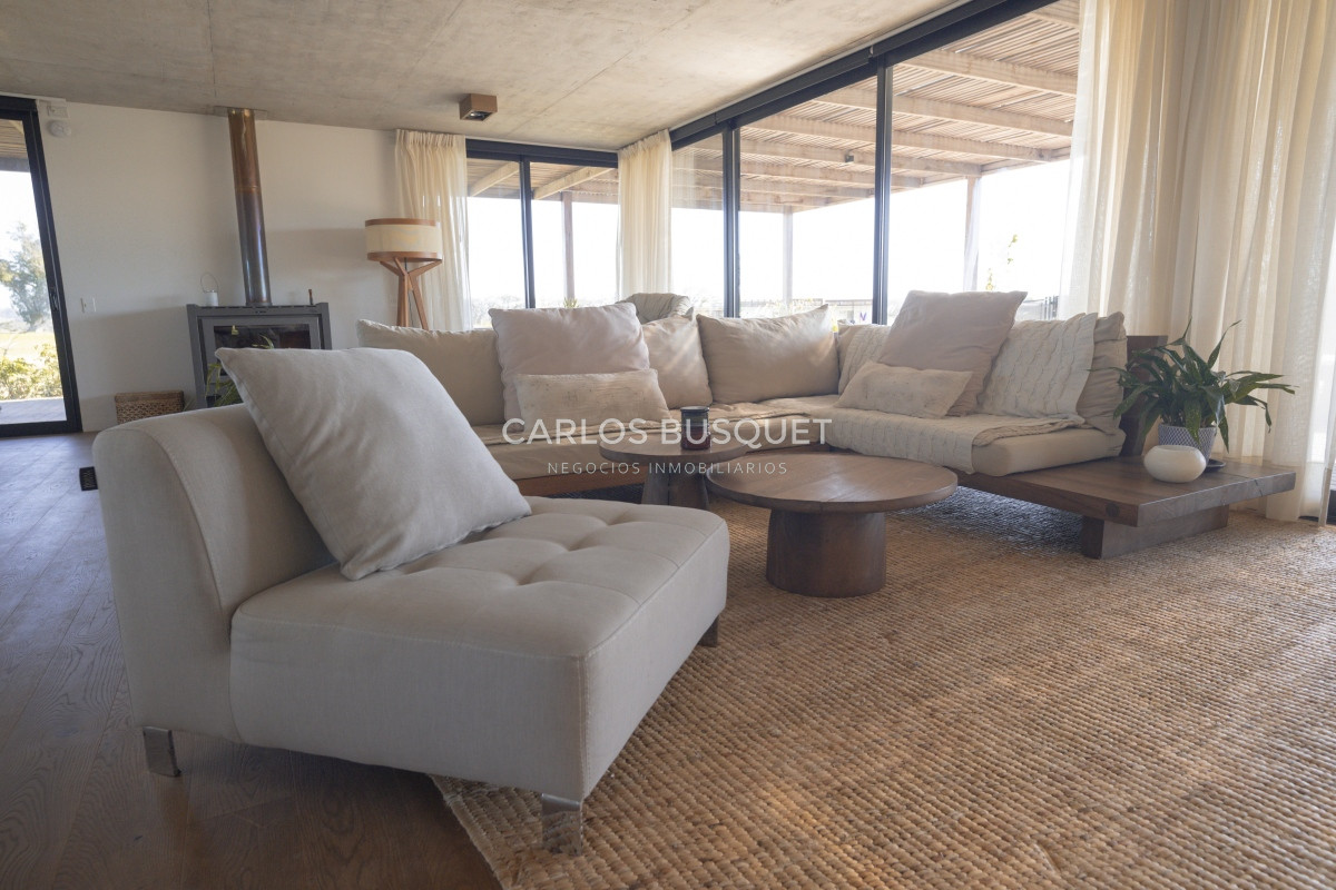 Casa ID.1088 - Hermosa casa en el Quijote- 3 dormitorios + dependencia de servicio con baño. DISPONIBLE EN ALQUILER ANUAL A PARTIR DE MARZO 2025