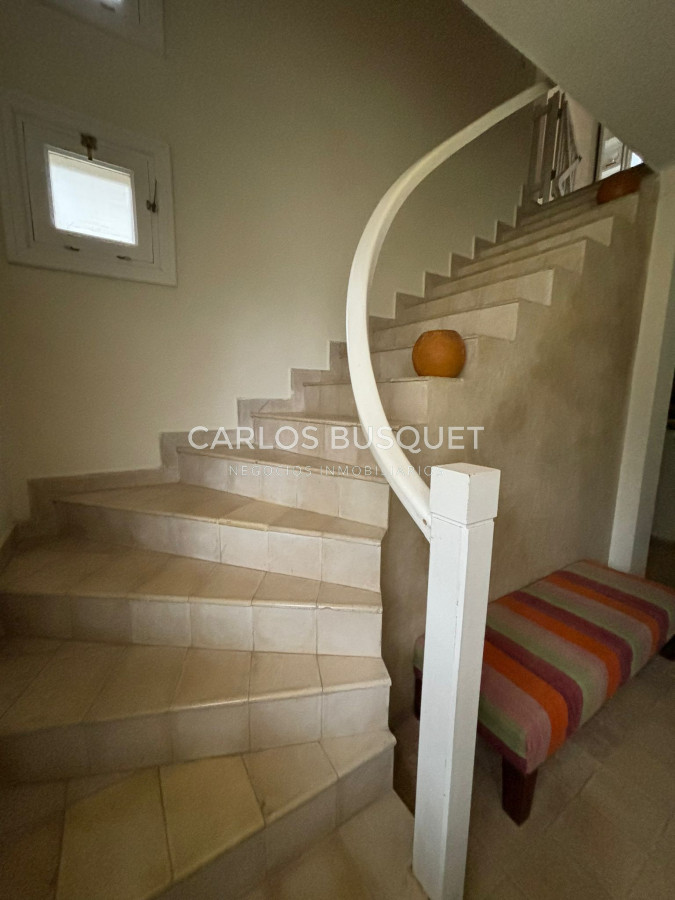 Casa ID.1086 - Casa en BARRIO PRIVADO!! ALQUILER ANUAL Y VENTA