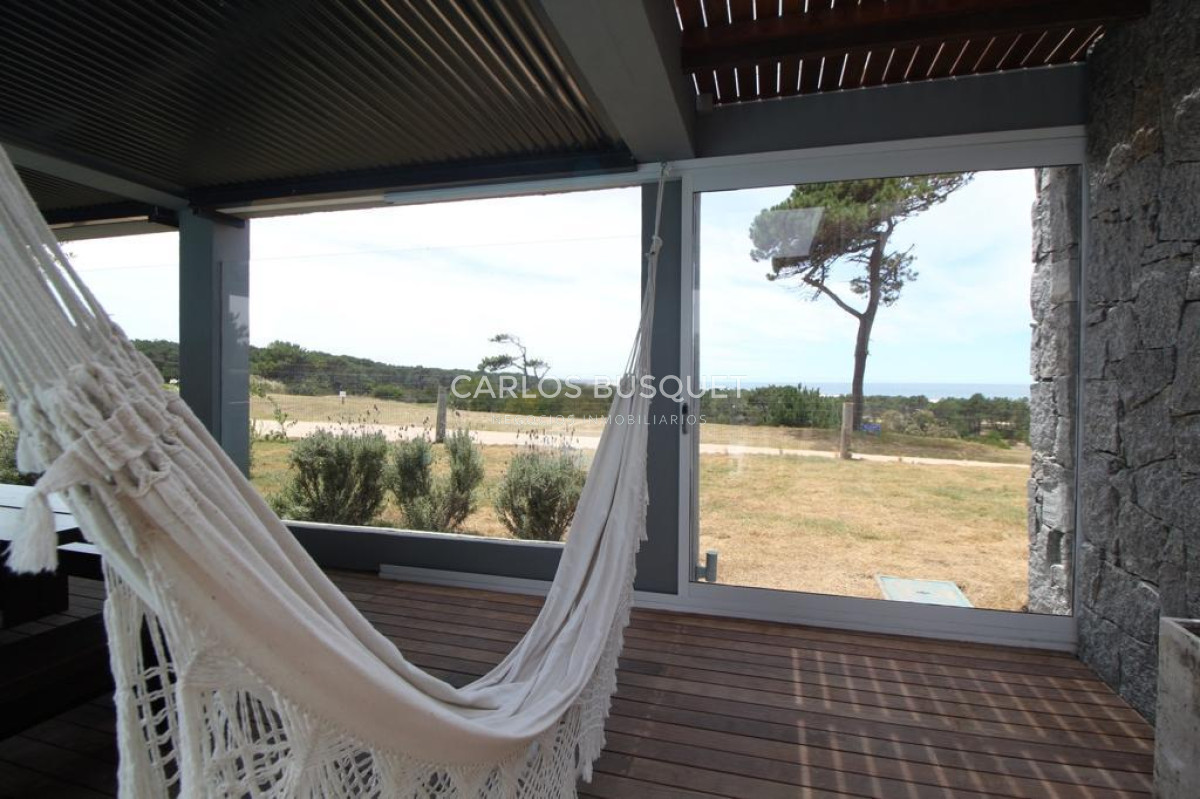 Casa ID.633 - CASA EN ALQUILER TEMPORAL, DE 4 DORMITORIOS, EN JOSE IGNACIO BARRIO PRIVADO