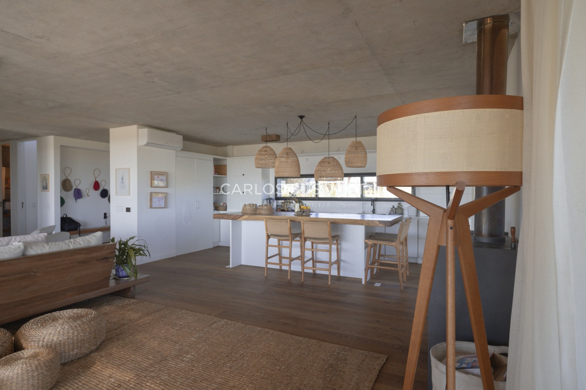 Casa ID.1088 - Hermosa casa en el Quijote- 3 dormitorios + dependencia de servicio con baño. DISPONIBLE EN ALQUILER ANUAL A PARTIR DE MARZO 2025