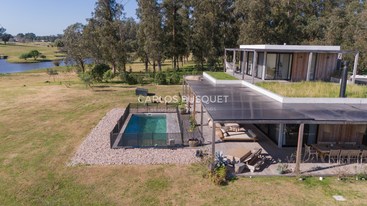 Casa ID.1088 - Hermosa casa en el Quijote- 3 dormitorios + dependencia de servicio con baño. DISPONIBLE EN ALQUILER ANUAL A PARTIR DE MARZO 2025