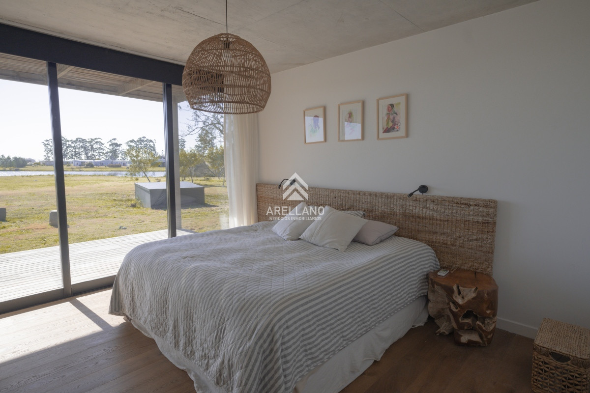 Casa ID.4384 - Hermosa casa en el Quijote- 3 dormitorios + dependencia de servicio con baño. DISPONIBLE EN ALQUILER ANUAL A PARTIR DE MARZO 2025