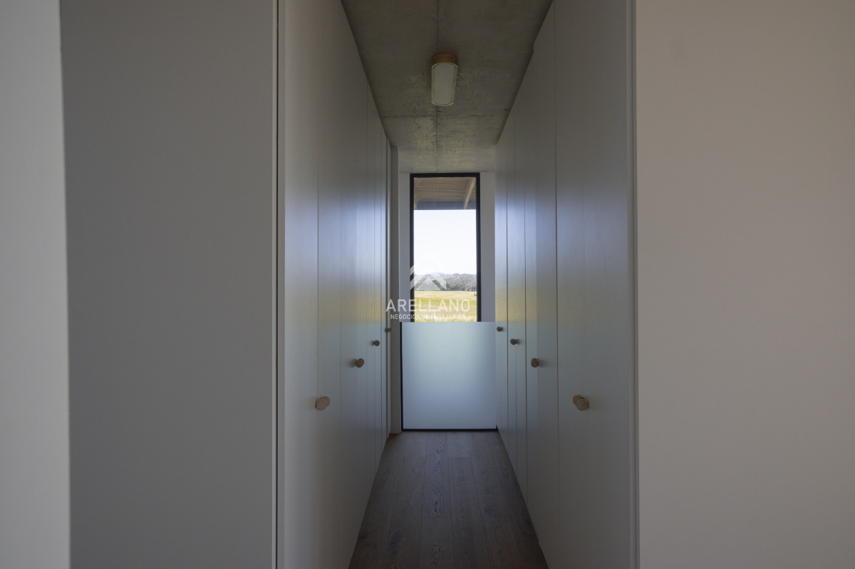 Casa ID.4384 - Hermosa casa en el Quijote- 3 dormitorios + dependencia de servicio con baño. DISPONIBLE EN ALQUILER ANUAL A PARTIR DE MARZO 2025
