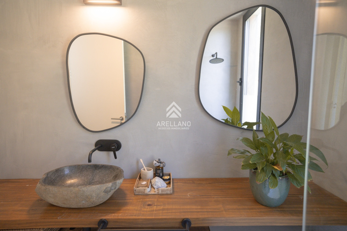 Casa ID.4384 - Hermosa casa en el Quijote- 3 dormitorios + dependencia de servicio con baño. DISPONIBLE EN ALQUILER ANUAL A PARTIR DE MARZO 2025