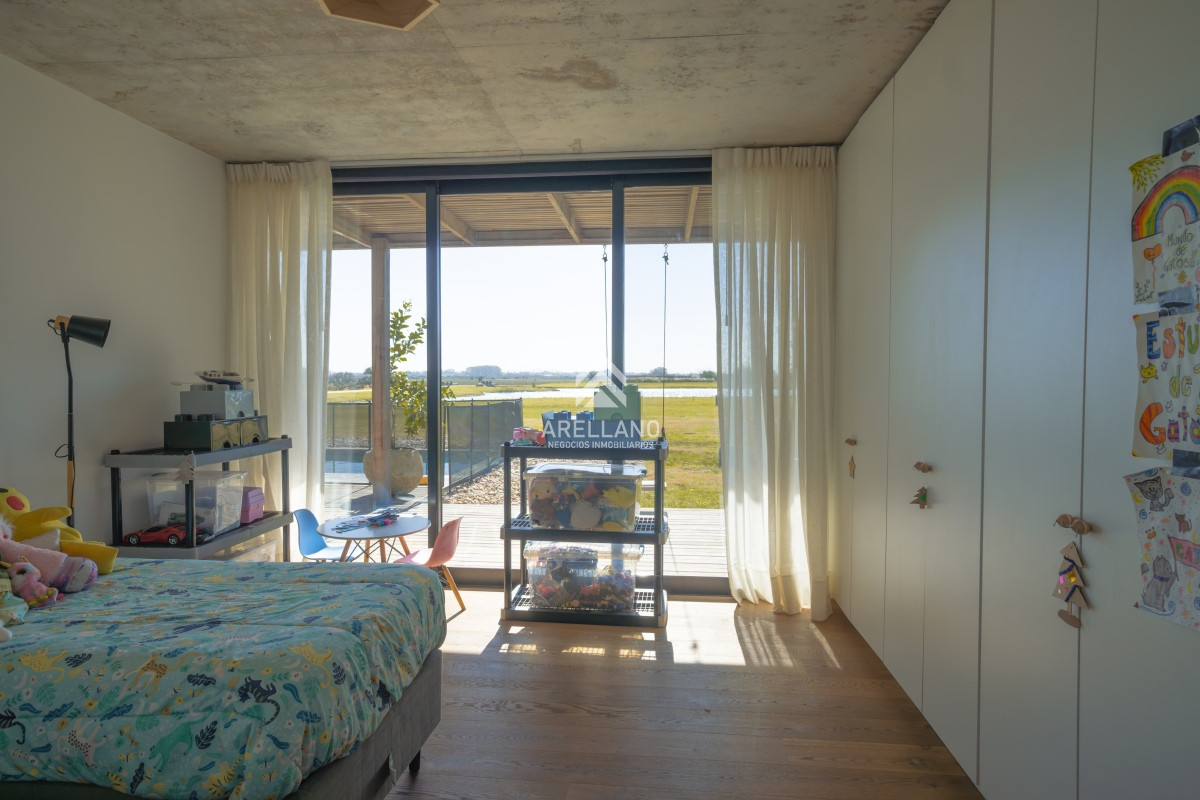 Casa ID.4384 - Hermosa casa en el Quijote- 3 dormitorios + dependencia de servicio con baño. DISPONIBLE EN ALQUILER ANUAL A PARTIR DE MARZO 2025