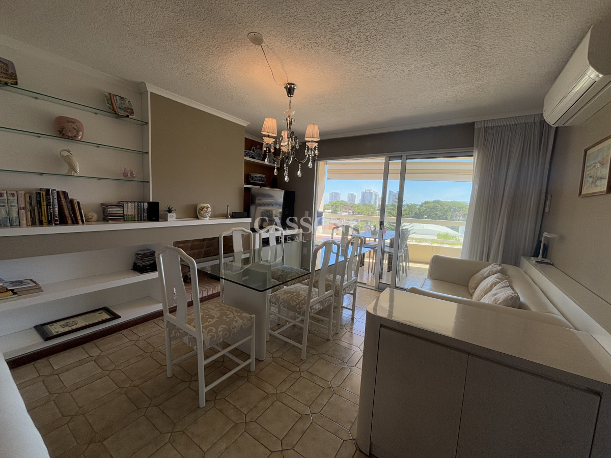 Apartamento ID.4665 - Apartamento en Zona Shopping - Punta del Este