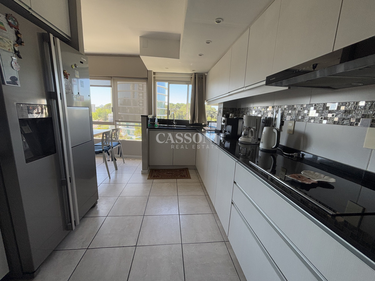 Apartamento ID.4665 - Apartamento en Zona Shopping - Punta del Este