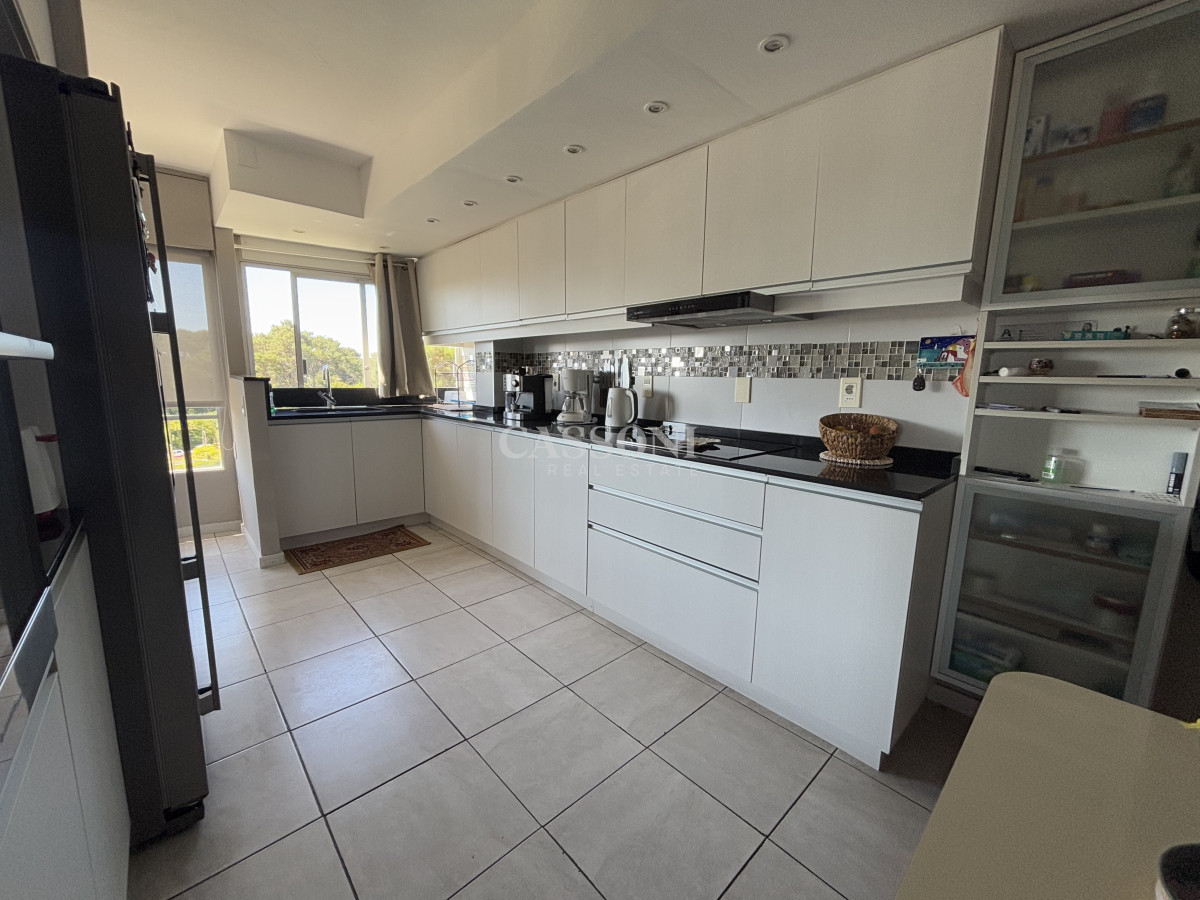 Apartamento ID.4665 - Apartamento en Zona Shopping - Punta del Este