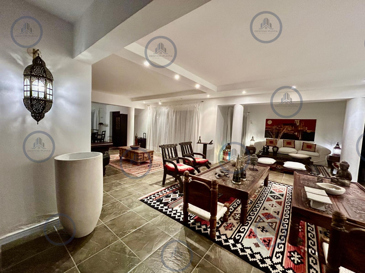Casa de 5 Dormitorios en alquiler de Temporada - Punta del Este — fotografía 3