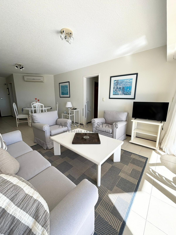 Apartamento ID.2668 - Amplio apartamento 2 dormitorios en Parquemar R 