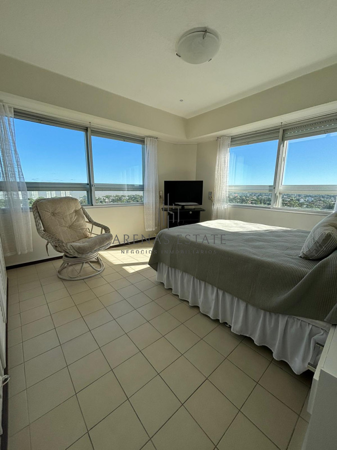 Apartamento ID.2668 - Amplio apartamento 2 dormitorios en Parquemar R 