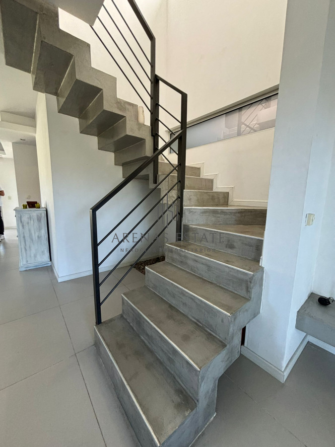 Casa ID.2917 - Casa en Pinares !! ALQUILER ANUAL Y VENTA CON PISCINA, ESTUFA A LEÑA Y LOSA RADIANTE