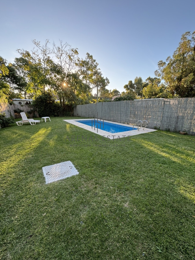 Casa ID.2917 - Casa en Pinares !! ALQUILER ANUAL Y VENTA CON PISCINA, ESTUFA A LEÑA Y LOSA RADIANTE