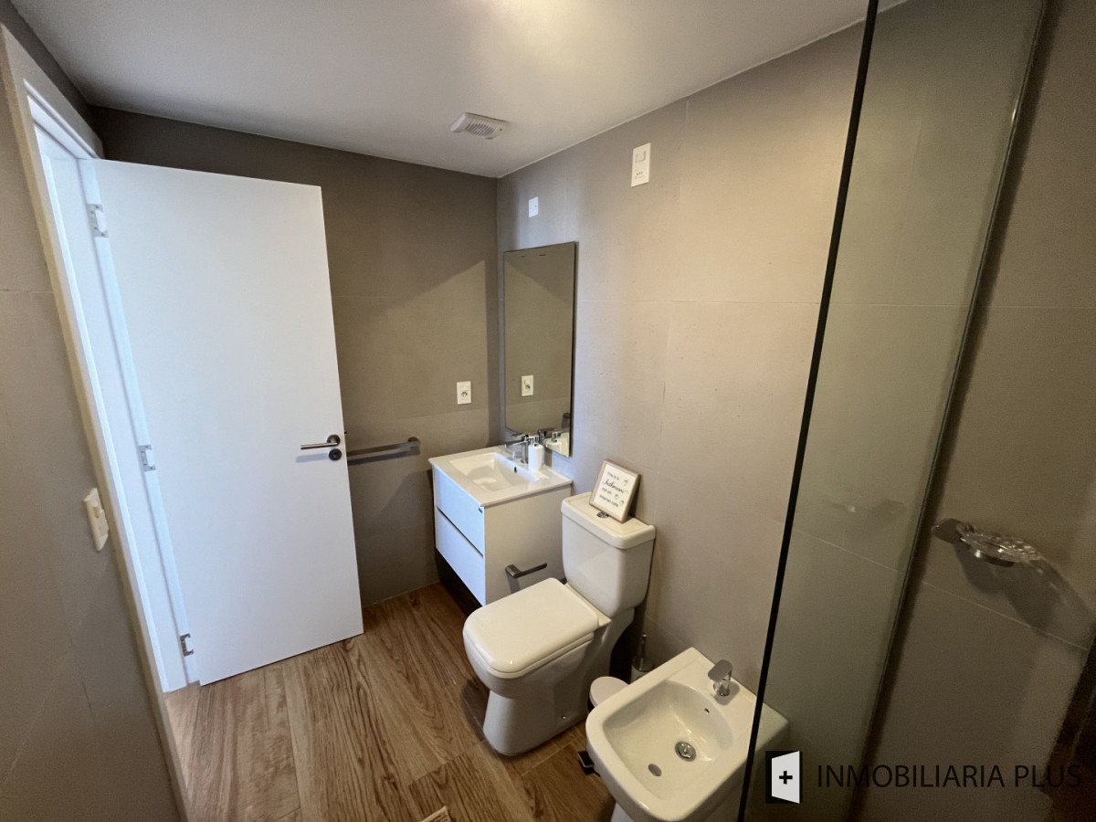 Apartamento ID.1687 - Alquiler anual de Apartamento de 2 dormitorios con vista al Mar en Playa Mansa