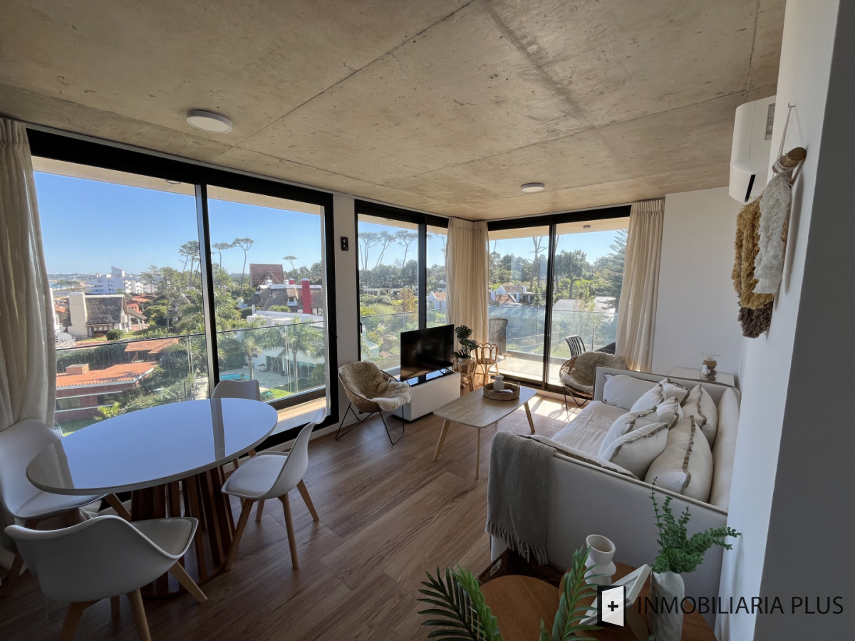 Apartamento ID.1687 - Alquiler anual de Apartamento de 2 dormitorios con vista al Mar en Playa Mansa