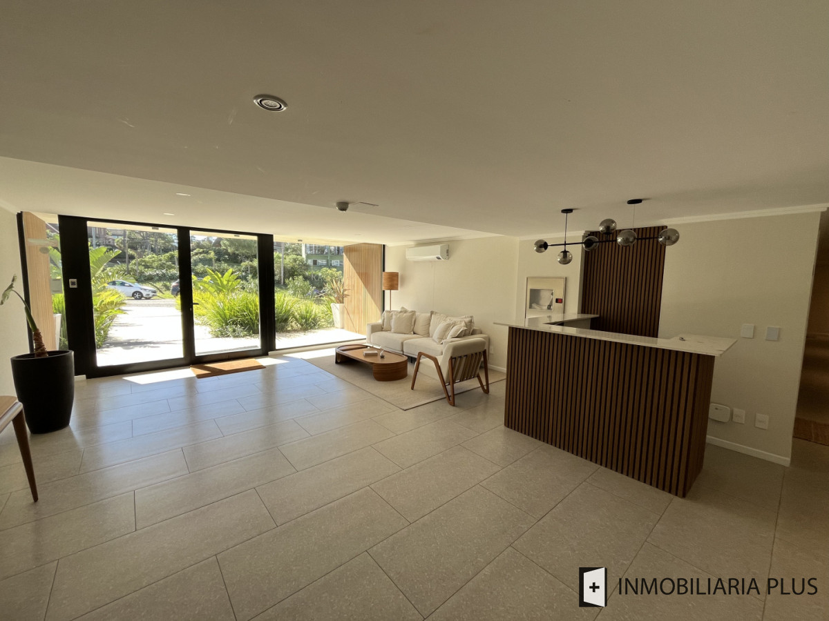 Apartamento ID.1687 - Alquiler anual de Apartamento de 2 dormitorios con vista al Mar en Playa Mansa