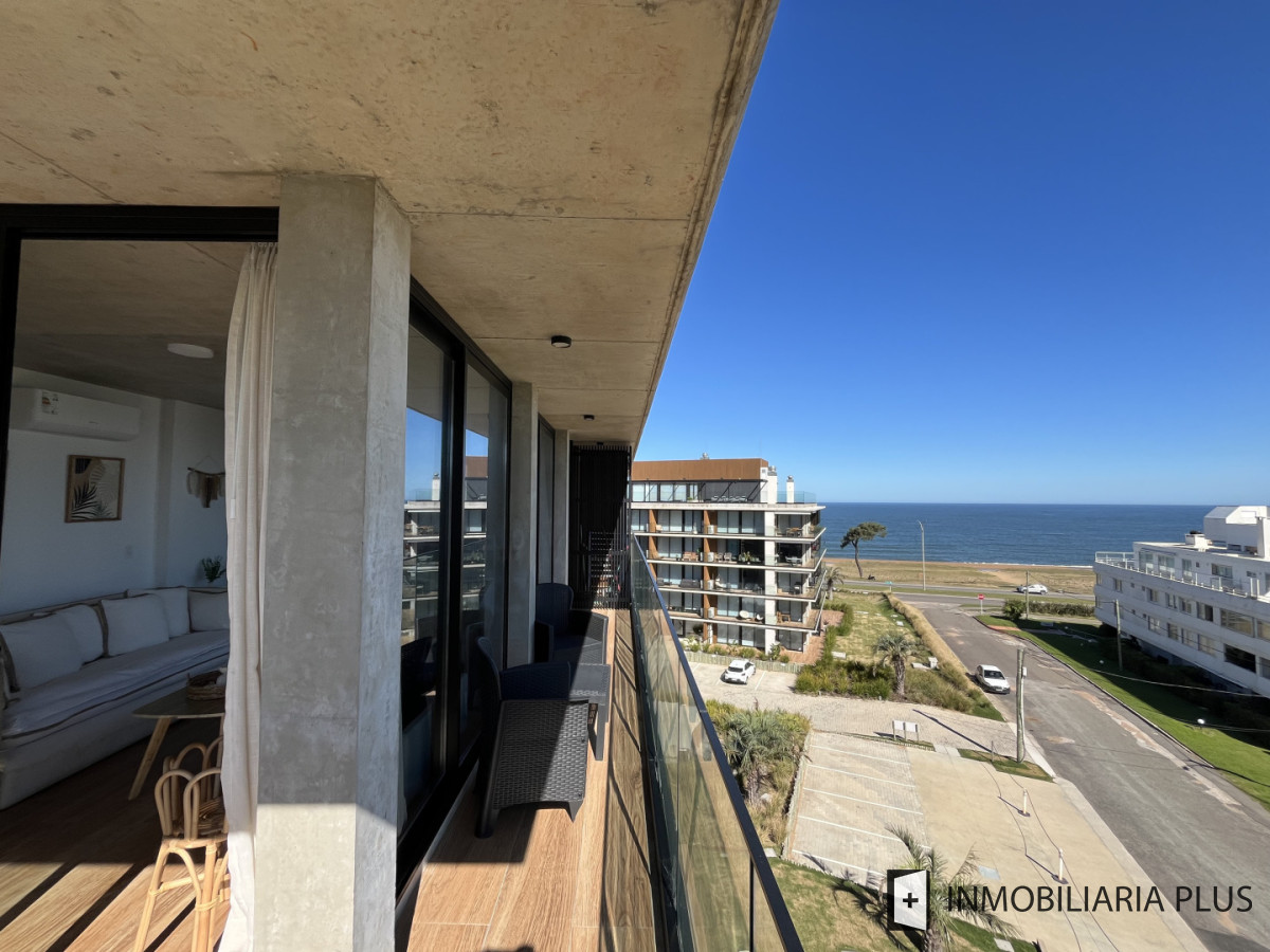 Apartamento ID.1687 - Alquiler anual de Apartamento de 2 dormitorios con vista al Mar en Playa Mansa