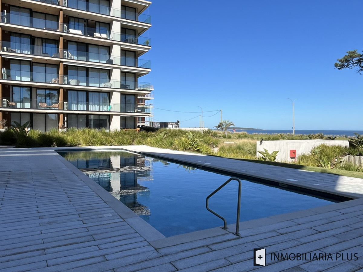 Apartamento ID.1687 - Alquiler anual de Apartamento de 2 dormitorios con vista al Mar en Playa Mansa