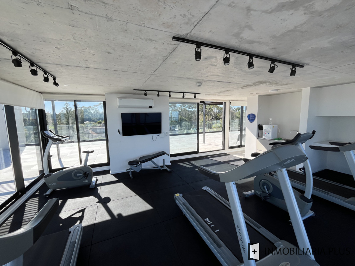 Apartamento ID.1687 - Alquiler anual de Apartamento de 2 dormitorios con vista al Mar en Playa Mansa