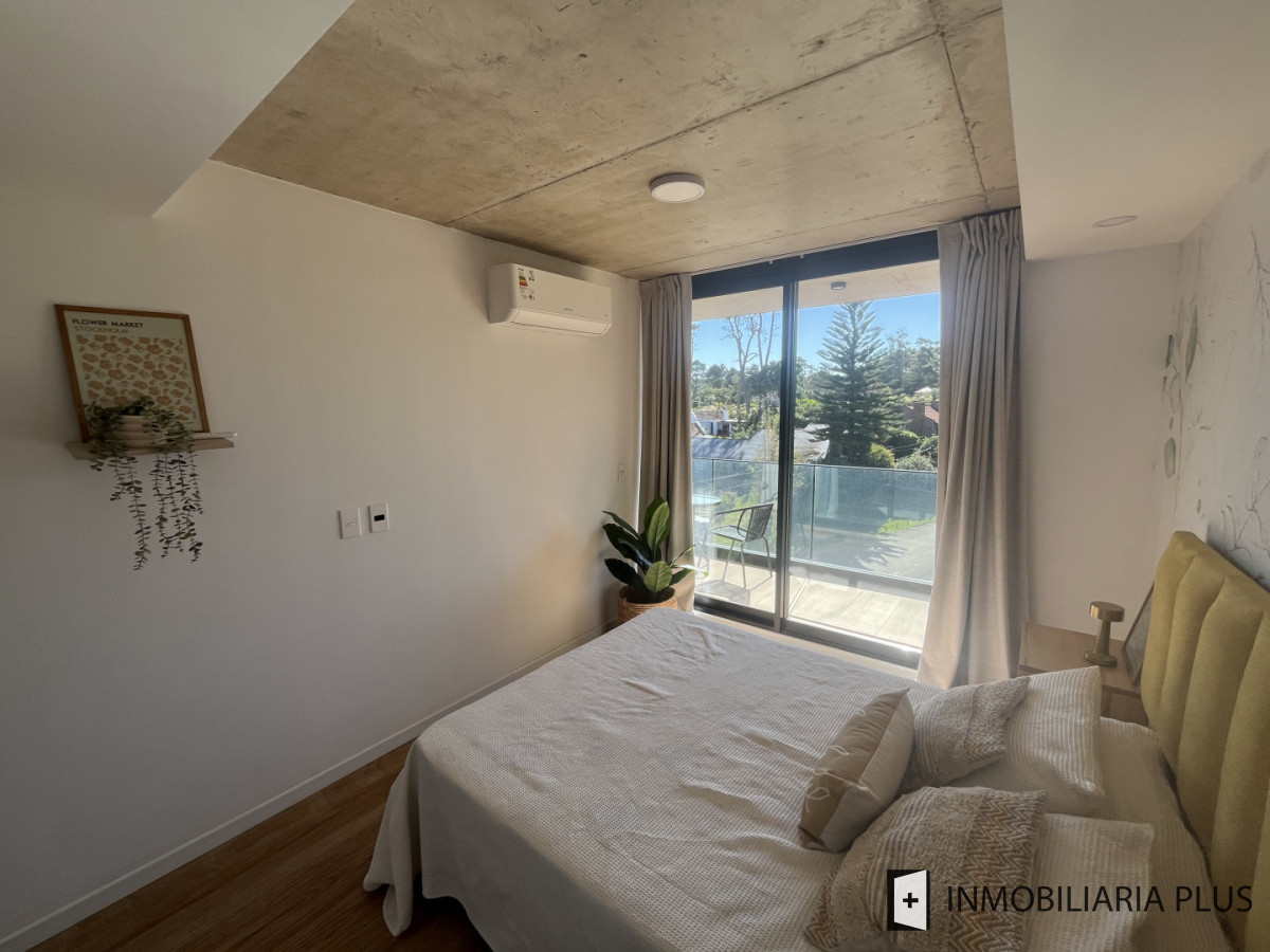 Apartamento ID.1687 - Alquiler anual de Apartamento de 2 dormitorios con vista al Mar en Playa Mansa