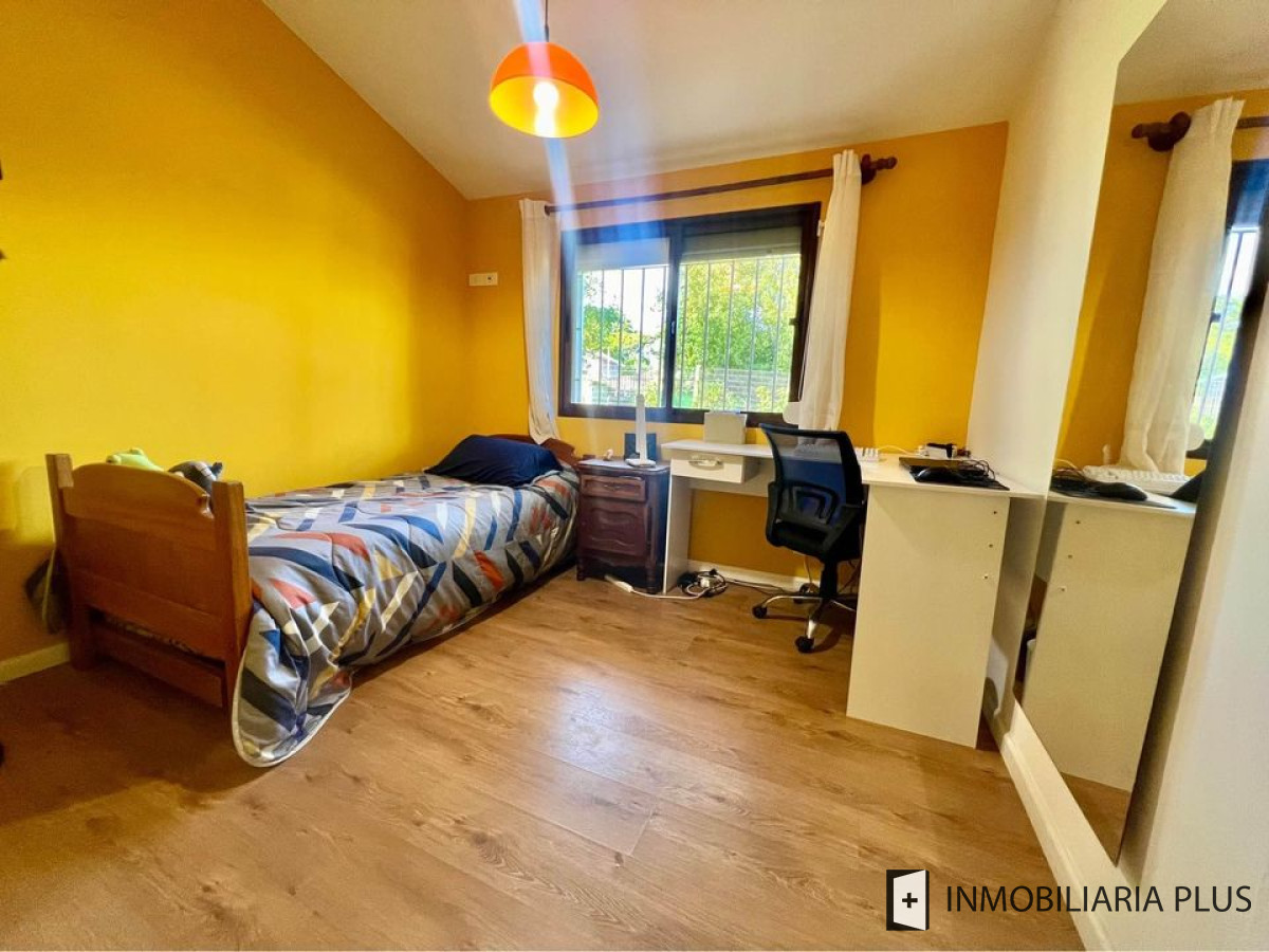 Casa ID.1255 - Alquiler de Casa en Pinares con 4 dormitorios, 2 baños, barbacoa con baño, 642 m2 de terreno en Punta del Este