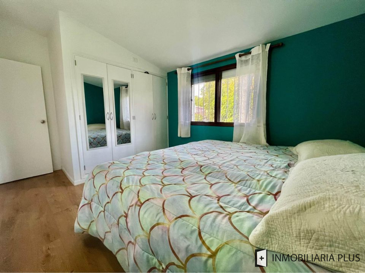 Casa ID.1255 - Alquiler de Casa en Pinares con 4 dormitorios, 2 baños, barbacoa con baño, 642 m2 de terreno en Punta del Este