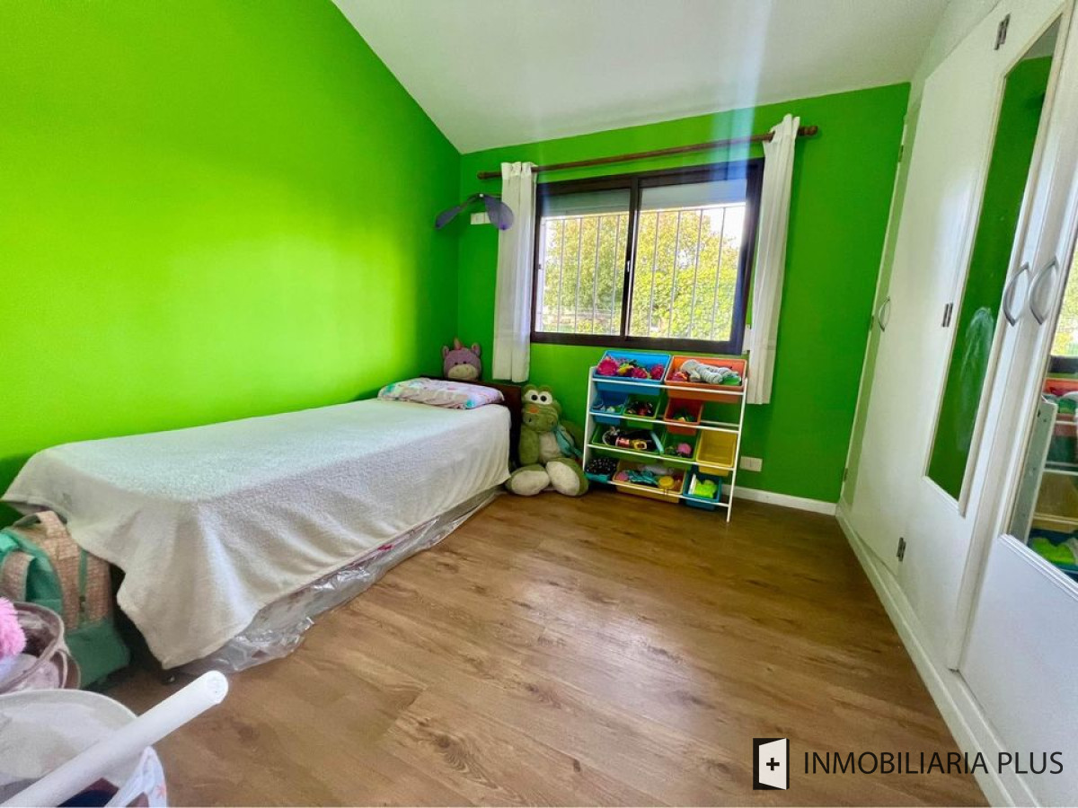 Casa ID.1255 - Alquiler de Casa en Pinares con 4 dormitorios, 2 baños, barbacoa con baño, 642 m2 de terreno en Punta del Este