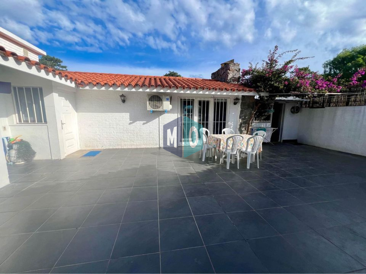 Casa ID.738 - Alquiler anual casa 4 dormitorios Pinares 