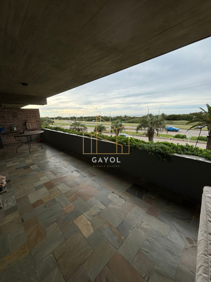 Apartamento ID.583 - Apartamento en Primera Linea en LA BRAVA