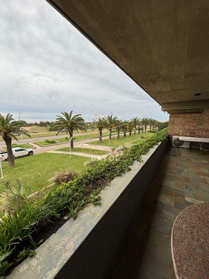 Apartamento ID.583 - Apartamento en Primera Linea en LA BRAVA