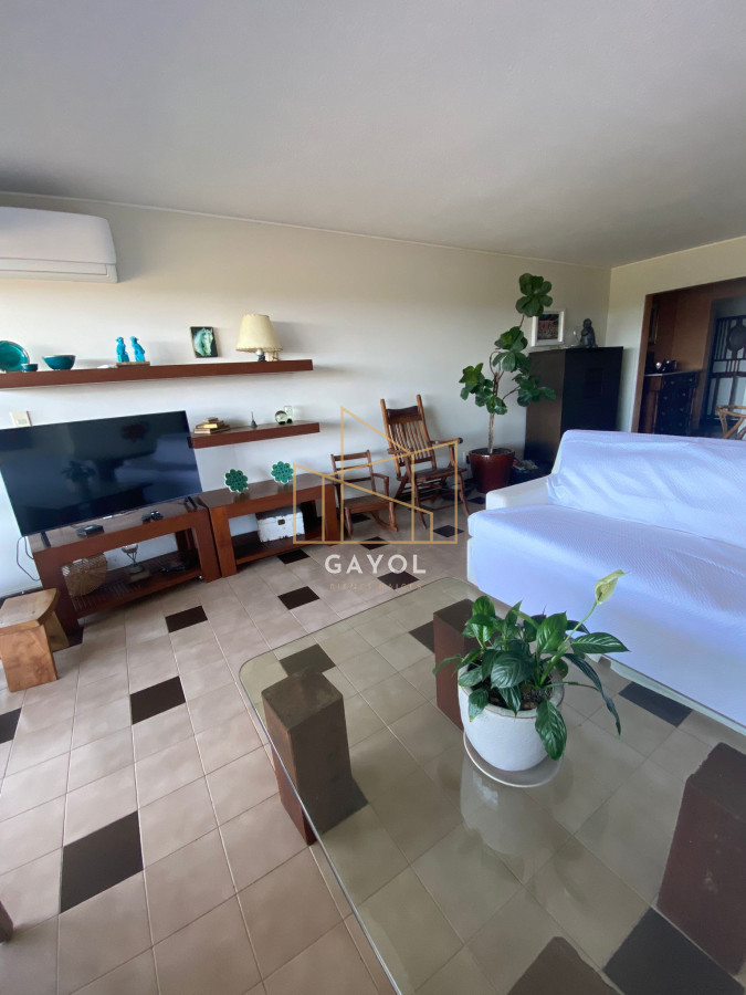 Apartamento ID.583 - Apartamento en Primera Linea en LA BRAVA