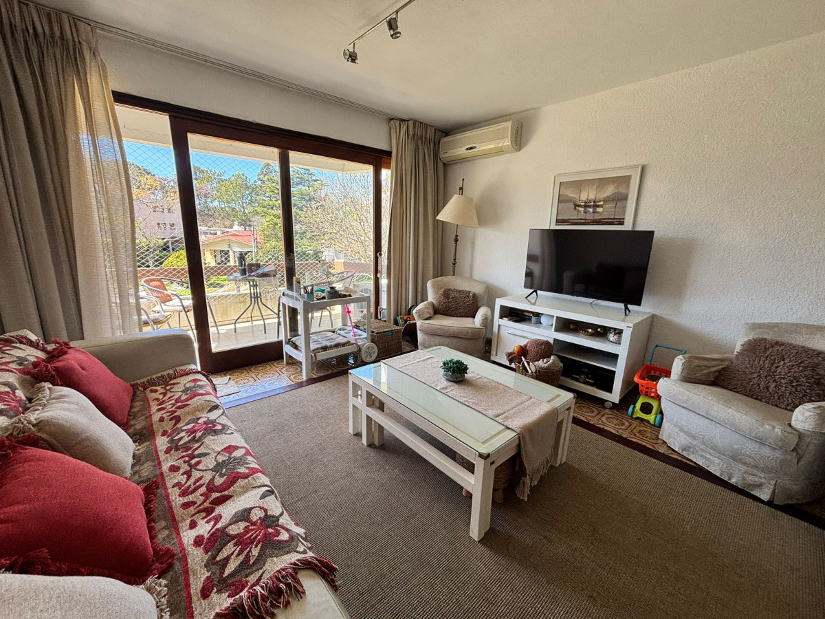Apartamento de 2 dormitorios en venta, Punta del Este