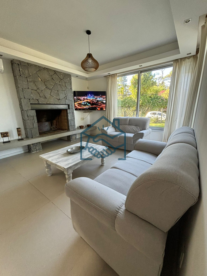 Casa ID.716/Casa-en-Pinares-!!-ALQUILER-ANUAL-Y-VENTA-CON-PISCINA,-ESTUFA-A-LEÑA-Y-LOSA-RADIANTE - Casa en Pinares !! ALQUILER ANUAL Y VENTA CON PISCINA, ESTUFA A LEÑA Y LOSA RADIANTE